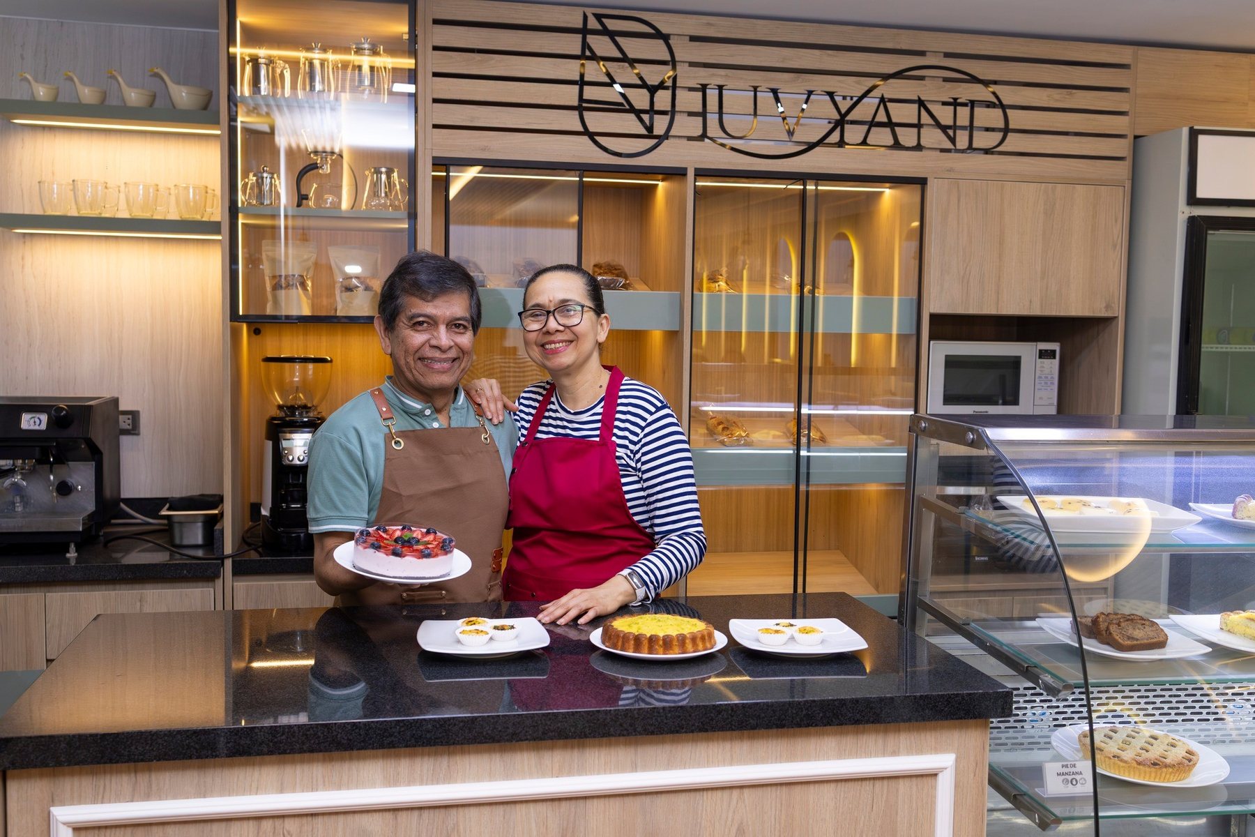 Equipo Luvyand en el local